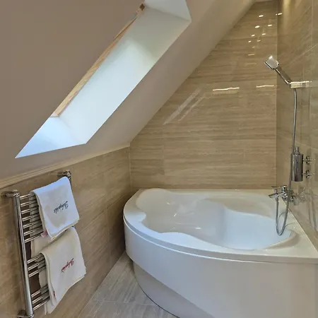 Platan Panzio 3*
